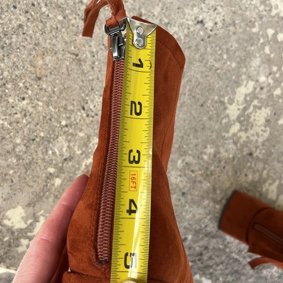 Like new orange Mi.iM faux suede short boots size 8 - Picture 12 of 13
